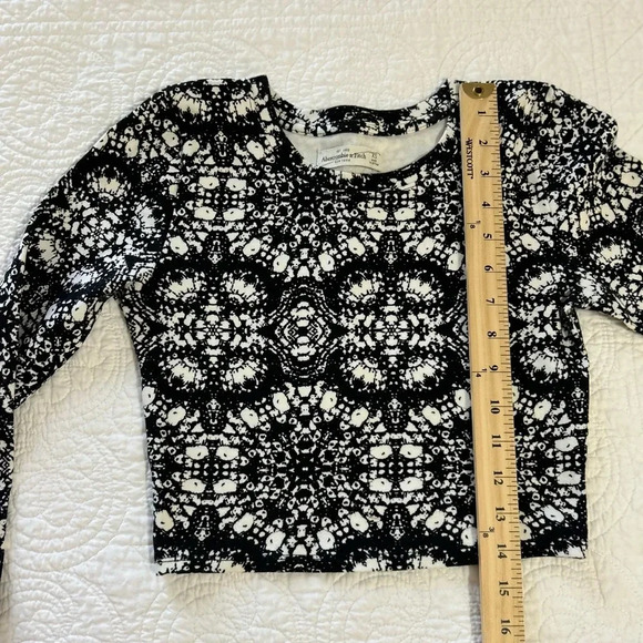 Abercrombie and Fitch Cropped Top - Picture 6 of 6